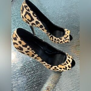 Maiden Lane GUC Leopard Print Calf Hair Peep Toe Heels Women's 8M